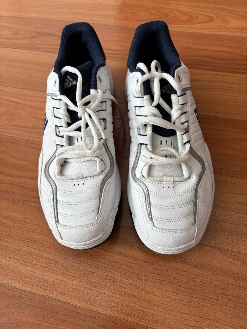 Men's Adidas White sneakers Size 9.5 - Worn only 1 time